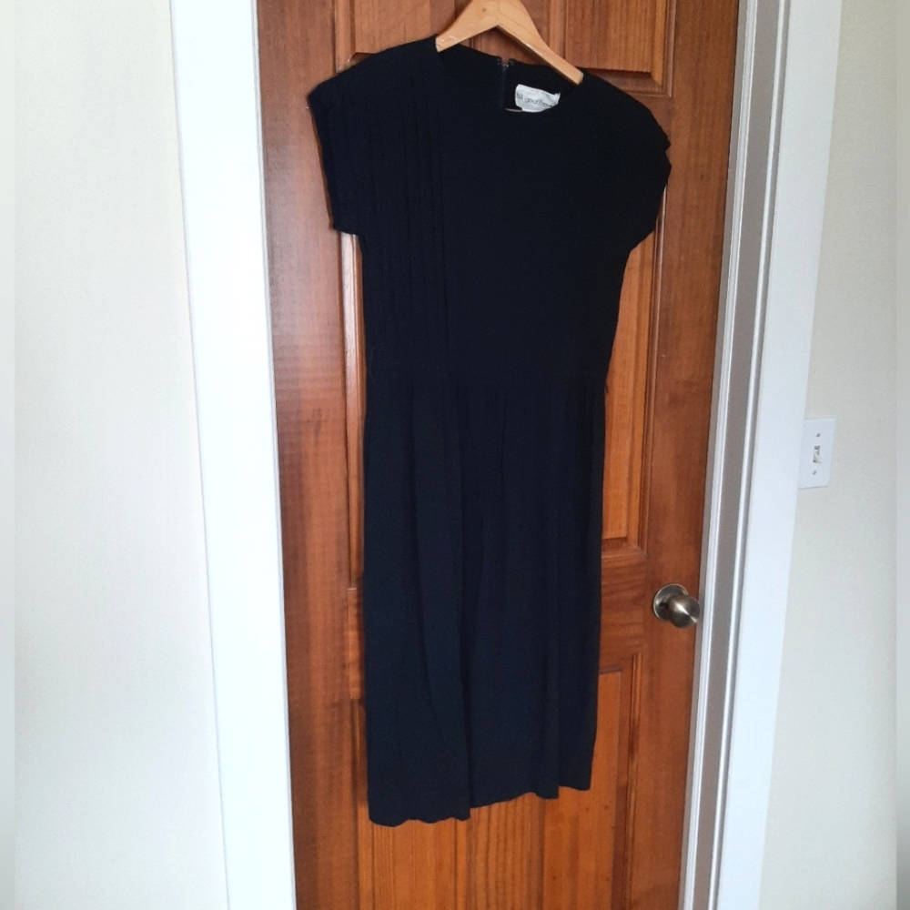 RARE VINTAGE BILL GEOFFREYS Pleated Elegant Black Dress